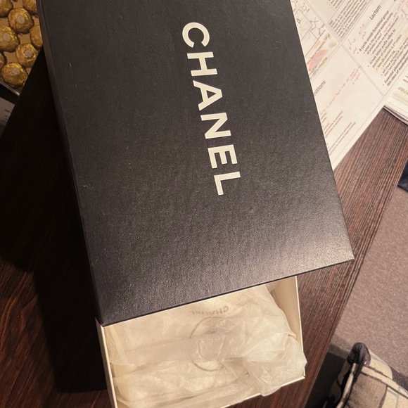 CHANEL Double Flap Medium Shoulder Bag Leather Black Gold Hardware - Picture 7 of 12